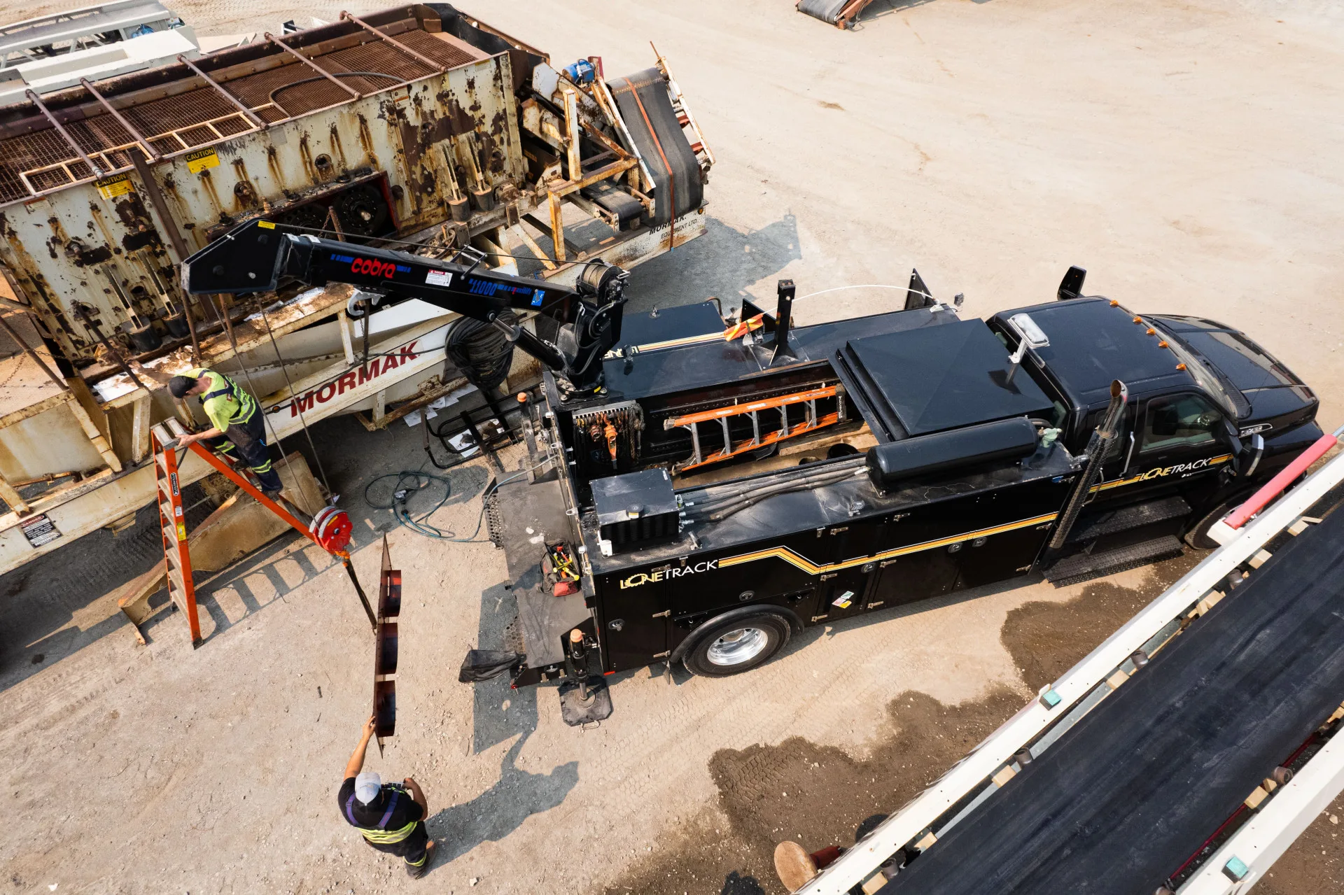 mechanics service truck